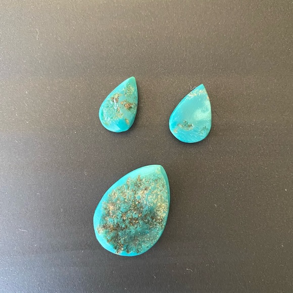 New Set of 3 Torques diamond shape stones for necklace and earrings - Picture 5 of 6